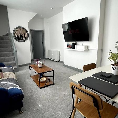 Luxury 2 Bed Duplex Apartment By Yo Room! - Leicester City- Free Parking 외부 사진