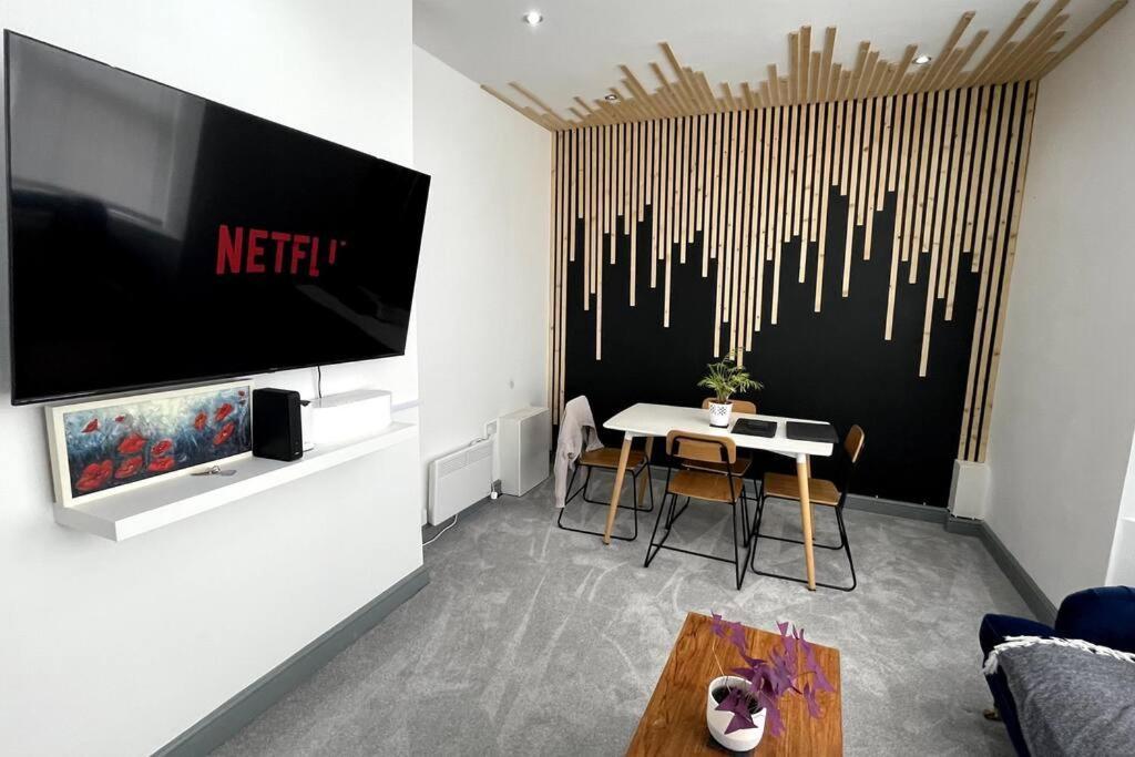 Luxury 2 Bed Duplex Apartment By Yo Room! - Leicester City- Free Parking 외부 사진